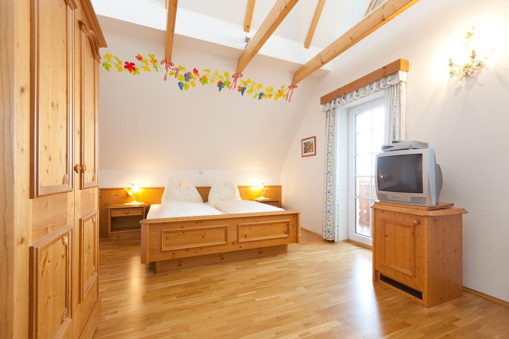 Weingut Seiner Vlg. Kraxner Villa Greisdorf Exteriör bild